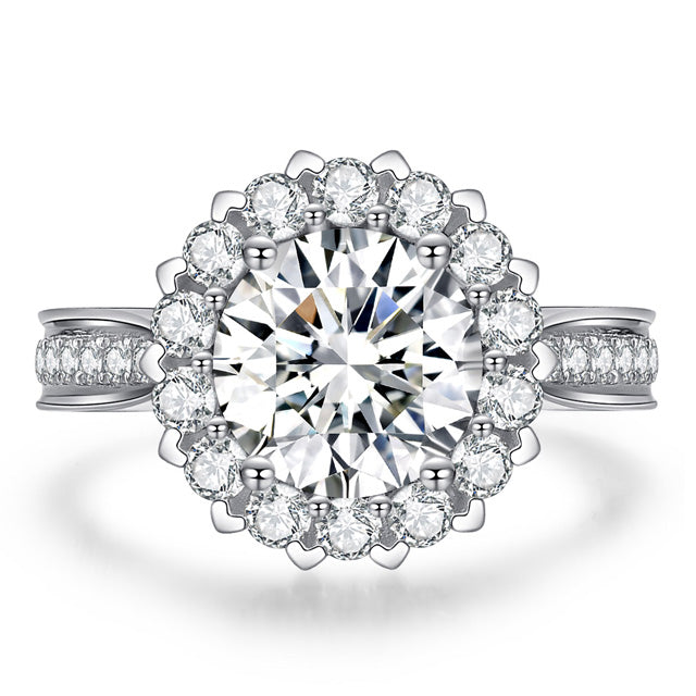Sedona Accented Round Cut Moissanite Diamond Engagement Ring