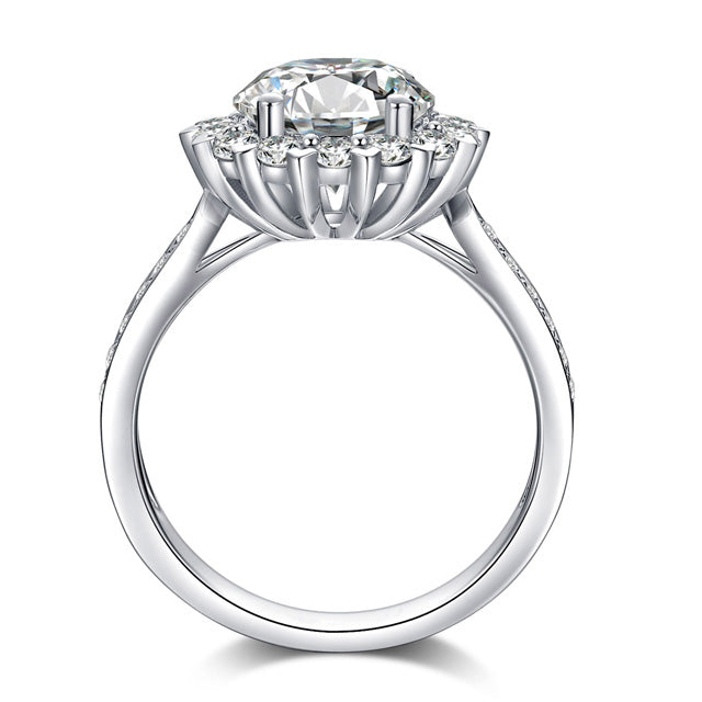 Sedona Accented Round Cut Moissanite Diamond Engagement Ring
