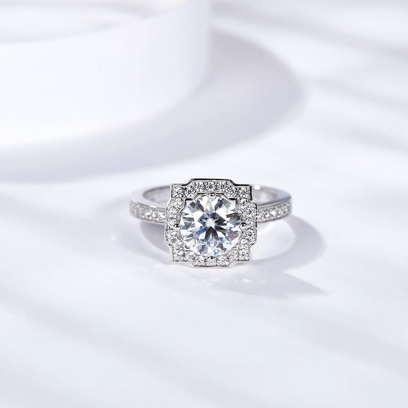 Round Brilliant Moissanite Diamond Micropavé Engagement Ring