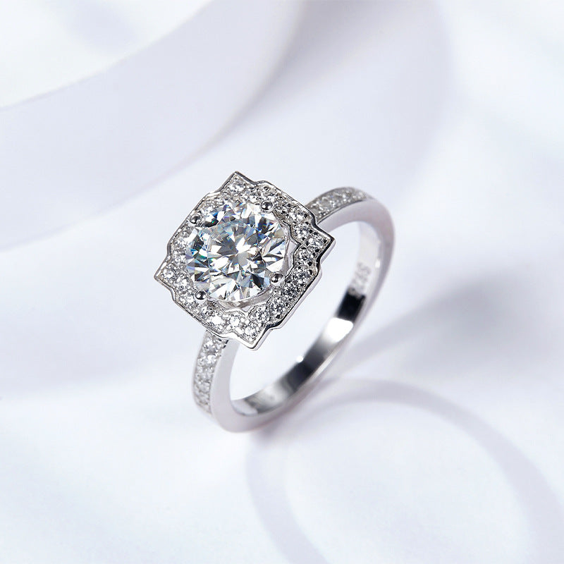 Round Brilliant Moissanite Diamond Micropavé Engagement Ring
